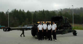 Howitzer.JPG (349939 bytes)